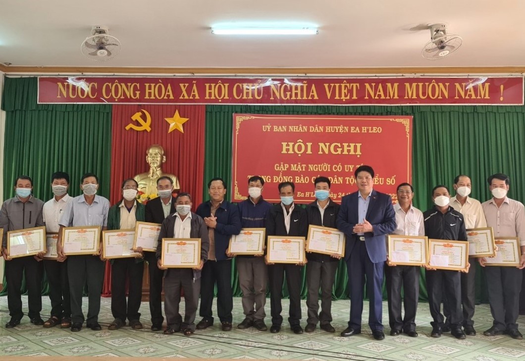 Gặp mặt người có uy tín trong đồng bào dân tộc thiểu số huyện Ea H’leo