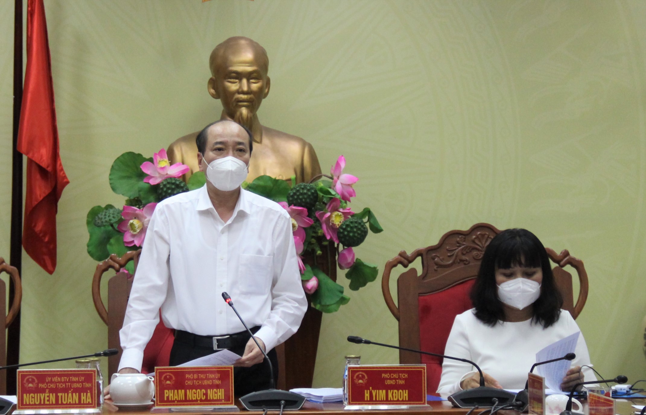 UBND tỉnh họp thông qua các nội dung trình Kỳ họp HĐND tỉnh