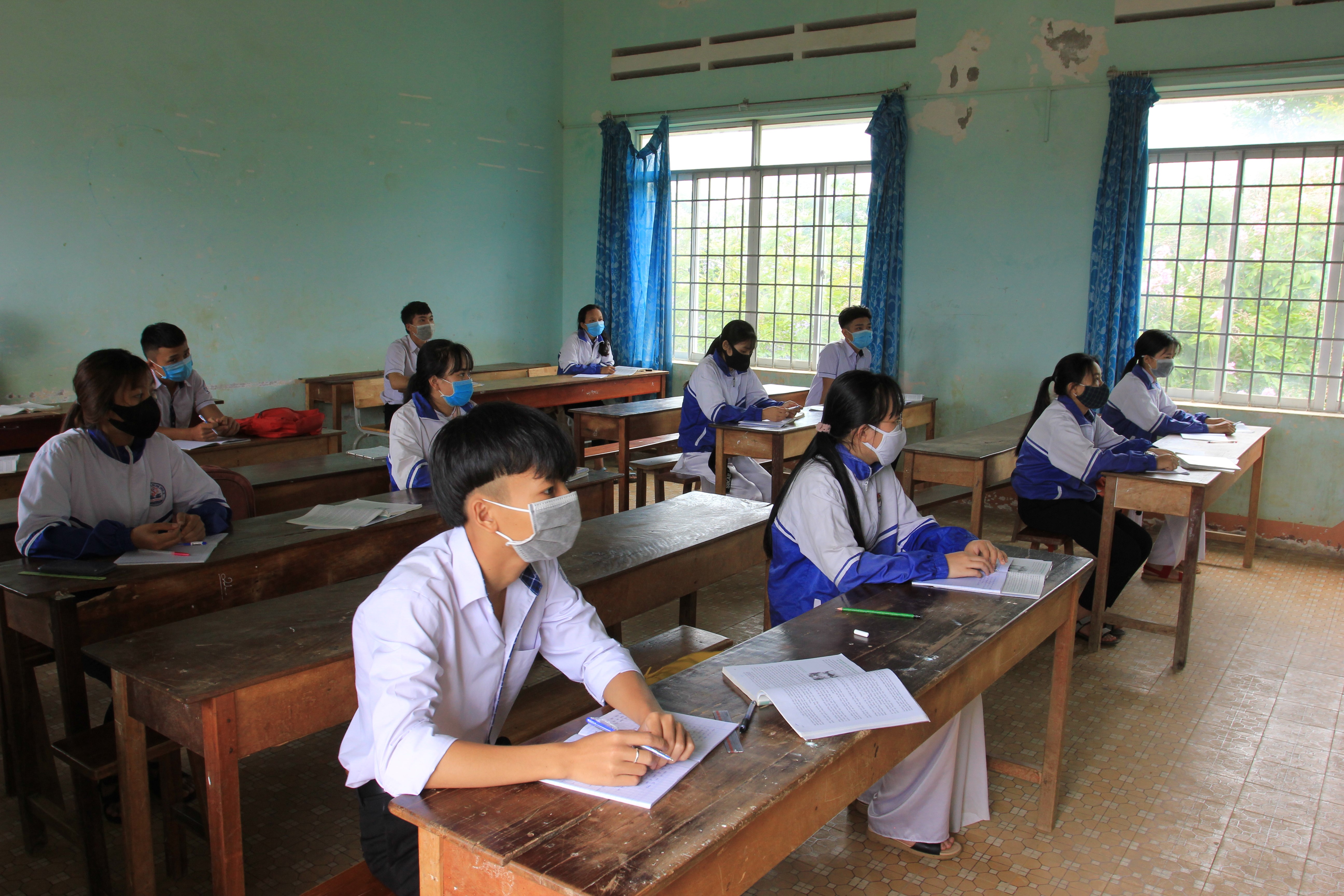 Bảo đảm công tác phòng, chống dịch COVID-19 khi tổ chức dạy, học trực tiếp