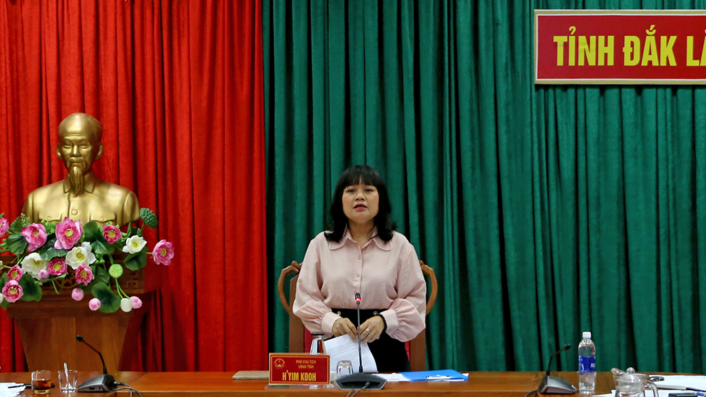 UBND tỉnh họp trực tuyến với các địa phương về việc chuẩn bị các điều kiện để đưa học sinh trở lại trường