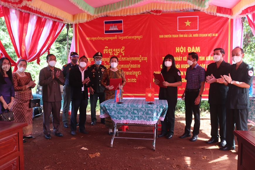 Dak Lak and Mondulkiri signed a contract to coordinate the search and collection of martyrs’ remains in 2022