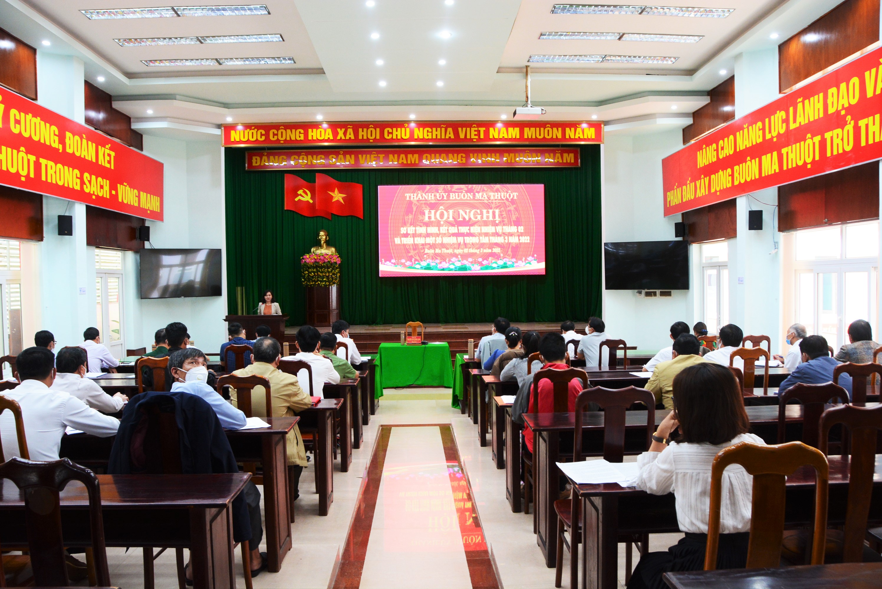 Thường trực Thành ủy Buôn Ma Thuột triển khai nhiệm vụ trọng tâm tháng 3/2022