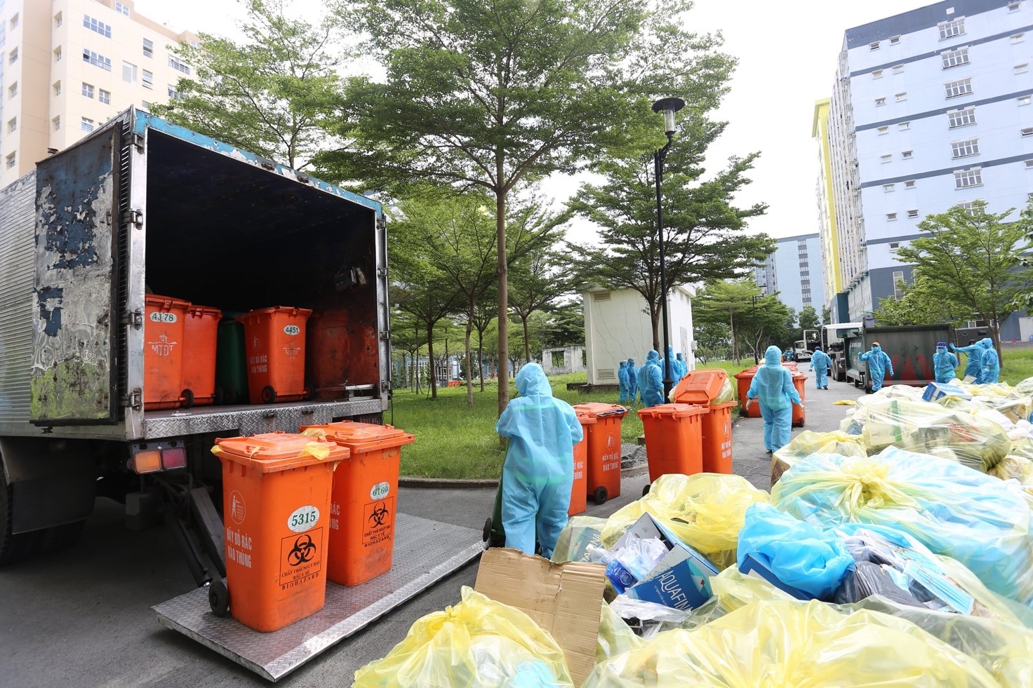 Quyết định ban hành Quy định về thu gom, vận chuyển và xử lý chất thải rắn y tế trên địa bàn tỉnh Đắk Lắk