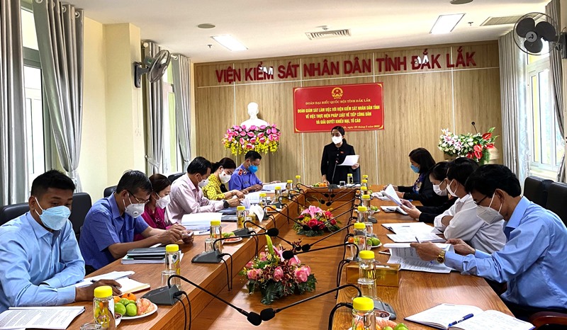 Giám sát việc thực hiện pháp luật về tiếp công dân và giải quyết khiếu nại, tố cáo tại Viện Kiểm sát nhân dân tỉnh