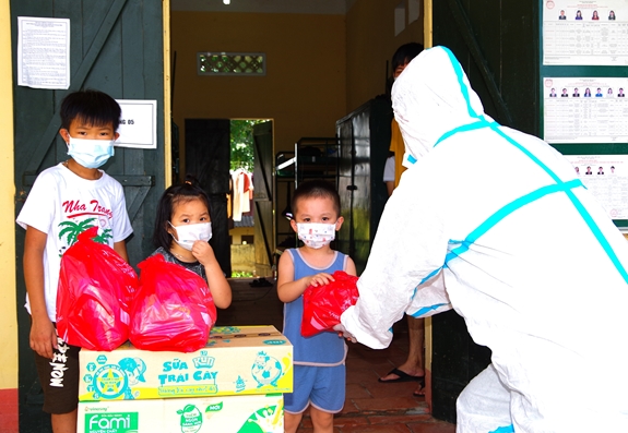 Quyết định phê duyệt danh sách hỗ trợ đối với trẻ em và người đang điều trị do nhiễm COVID-19 (F0) trên địa bàn tỉnh Đắk Lắk (đợt 28)