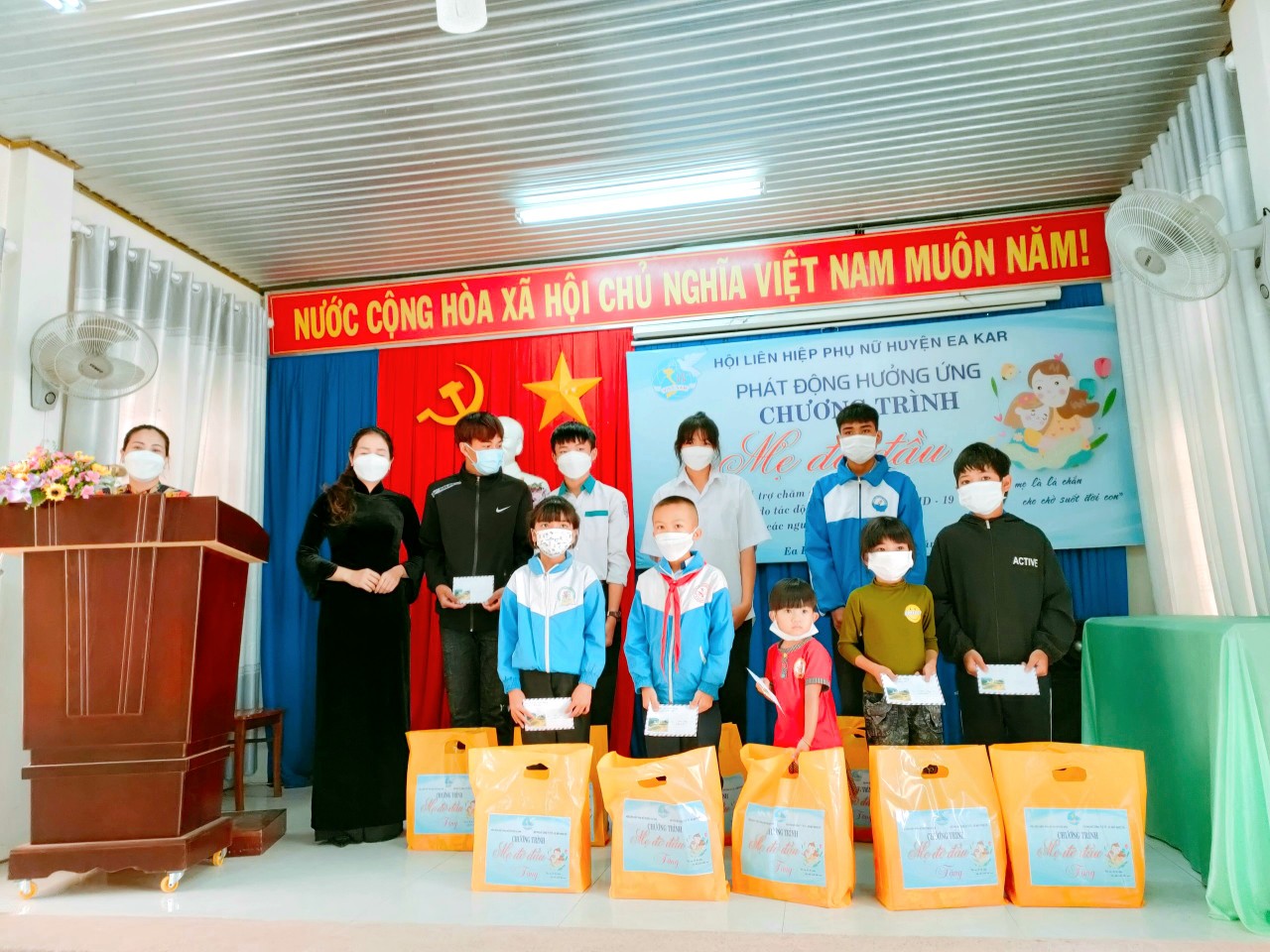 Hội Liên hiệp Phụ nữ huyện Ea Kar phát động hưởng ứng chương trình “Mẹ đỡ đầu”