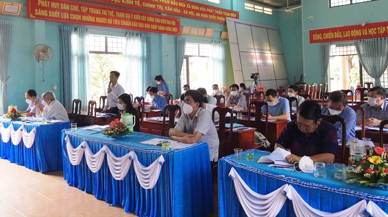 Hội nghị giao ban giữa Thường trực HĐND huyện và Thường trực HĐND các xã, thị trấn