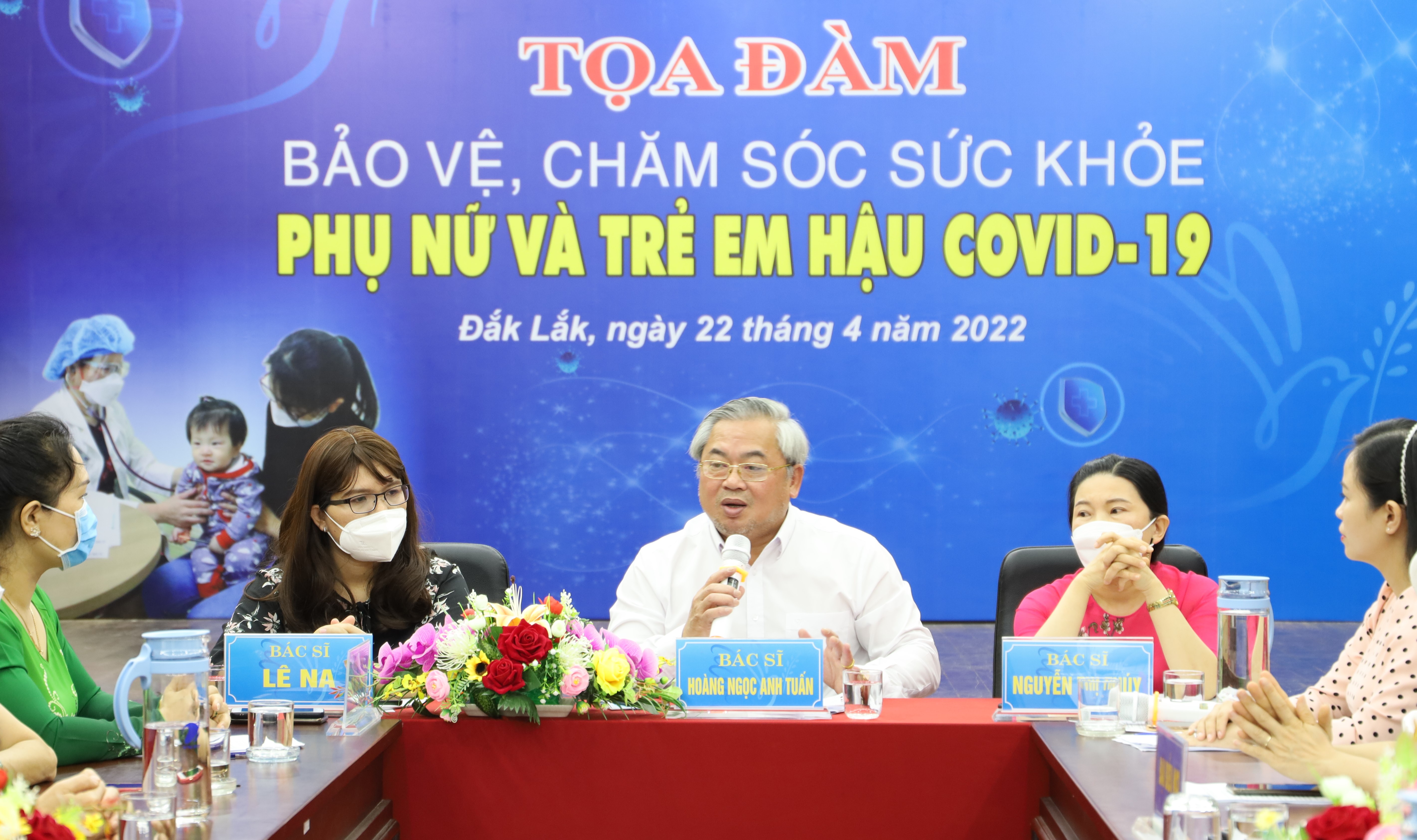 Tọa đàm “Bảo vệ, chăm sóc sức khỏe phụ nữ và trẻ em hậu COVID-19”
