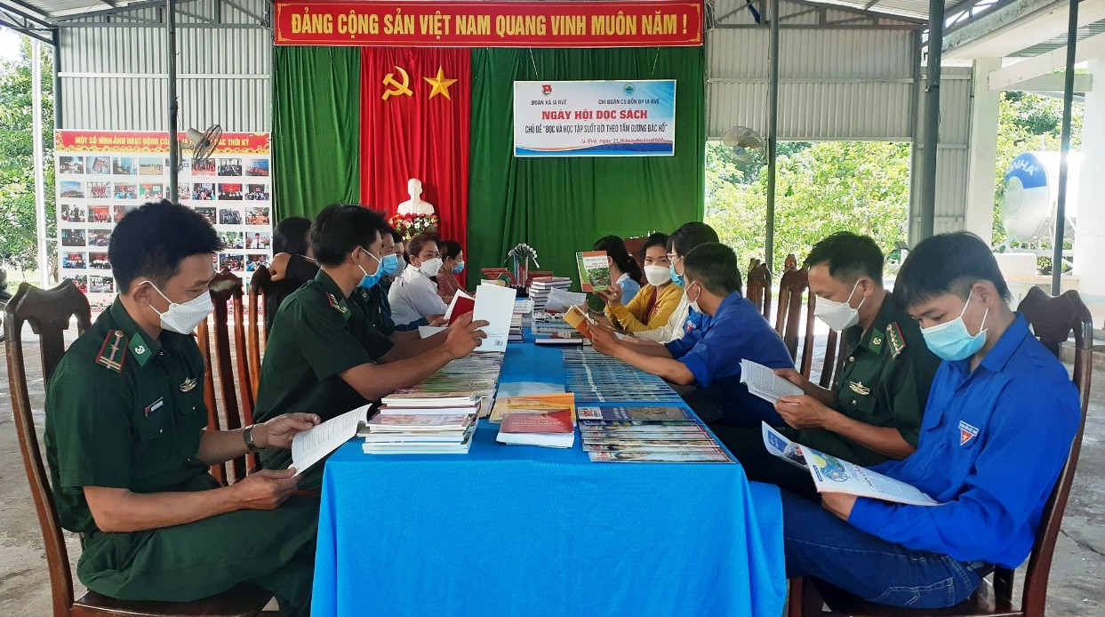 Bộ đội Biên phòng Đắk Lắk hưởng ứng Ngày Sách và Văn hóa đọc