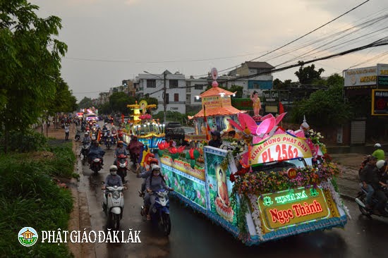 Hỗ trợ diễu hành xe hoa du lịch và xe đạp hoa kính mừng đại Lễ Phật đản PL.2566-DL.2022