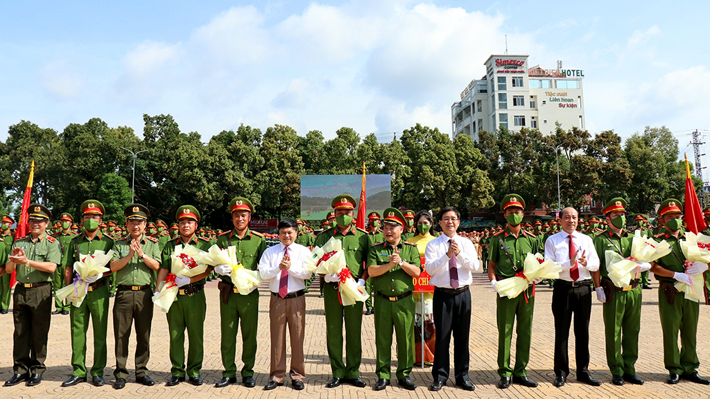Khai mạc Hội thi điều lệnh, bắn súng, võ thuật Công an Nhân dân