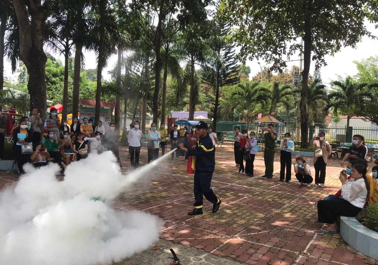 Huấn luyện nghiệp vụ phòng cháy chữa cháy cho 200 học viên