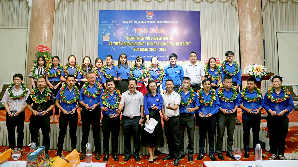 Tọa đàm “Thanh niên với chuyển đổi số” và tuyên dương gương “Tuổi trẻ sáng tạo tiêu biểu” giai đoạn 2020 – 2022
