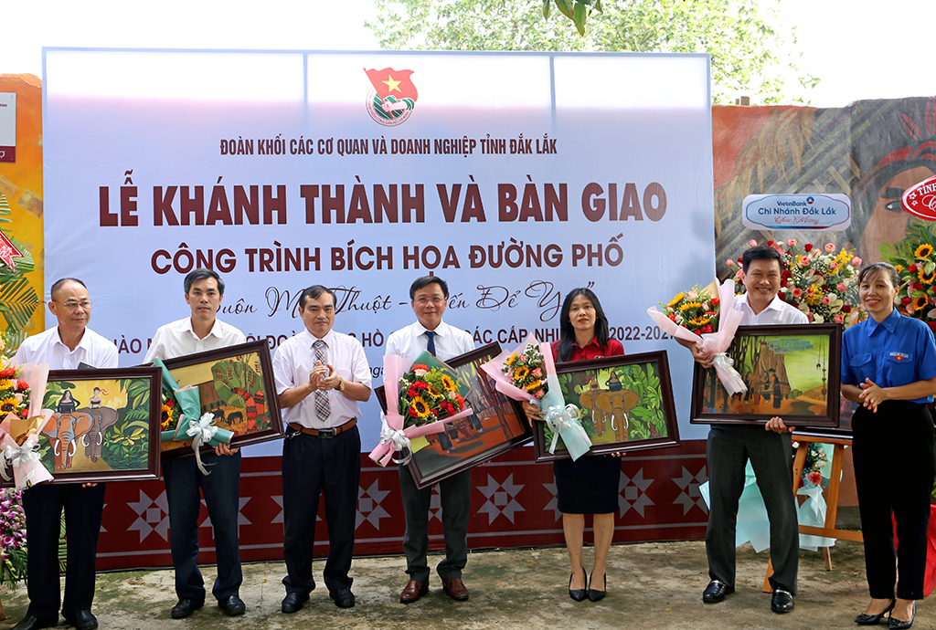 Khánh thành công trình bích họa đường phố “Buôn Ma Thuột - đến để yêu”