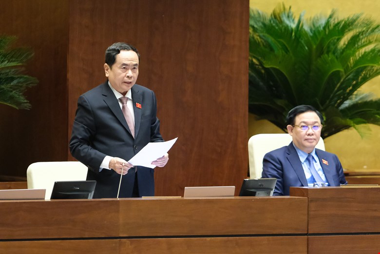 Ngày 27/5, Quốc hội thảo luận về dự án Luật Thi đua, khen thưởng và Luật Kinh doanh bảo hiểm (sửa đổi)