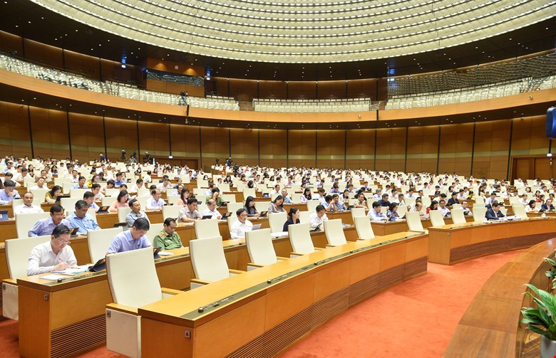 Quốc hội thảo luận về chủ trương đầu tư các dự án xây dựng đường cao tốc