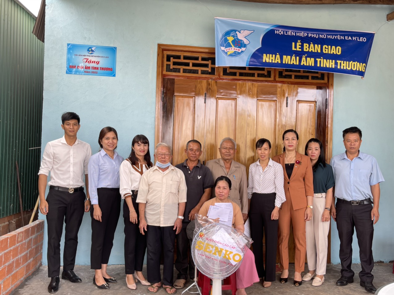 Hội Liên hiệp Phụ nữ huyện Ea H’Leo bàn giao nhà “Mái ấm tình thương” cho hội viên nghèo