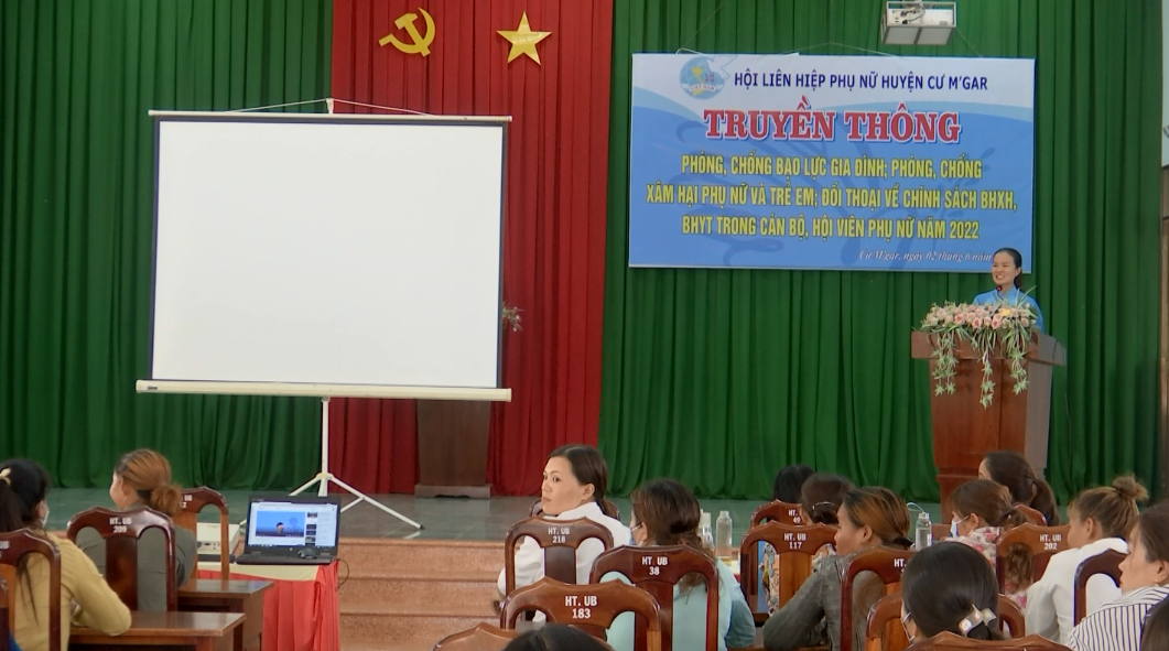 Cư M’Gar ra mắt 90 mô hình, câu lạc bộ liên quan đến phòng chống bạo lực gia đình