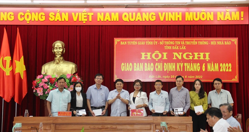 Hội nghị giao ban báo chí định kỳ tháng 6 năm 2022