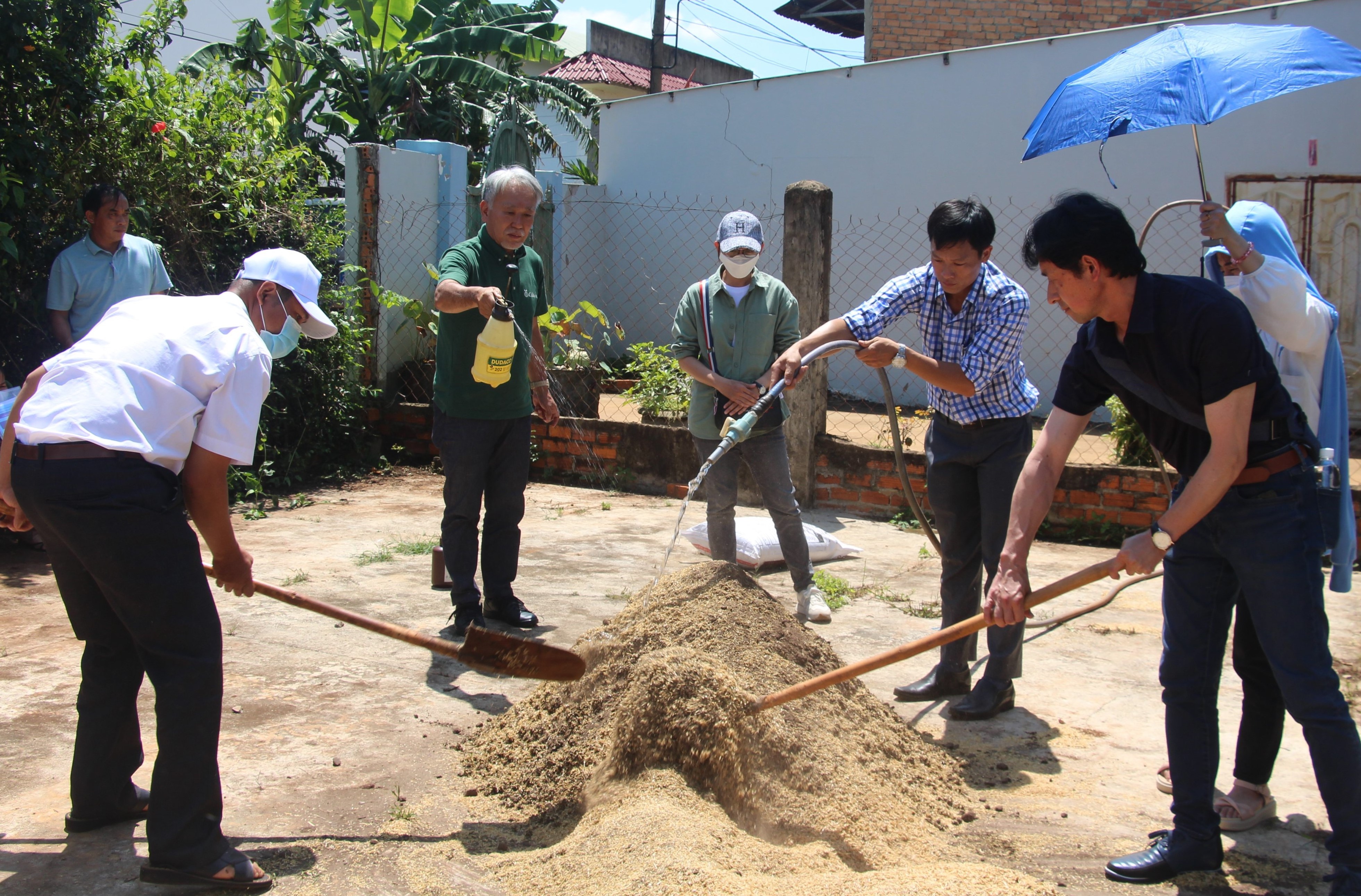 Tập huấn ứng dụng công nghệ trong nông nghiệp hữu cơ và làm nông dược tự nhiên
