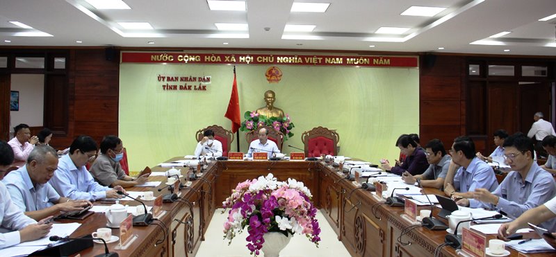 Phiên họp thành viên UBND tỉnh thông qua nội dung trình Kỳ họp thứ 4, HĐND tỉnh khóa X