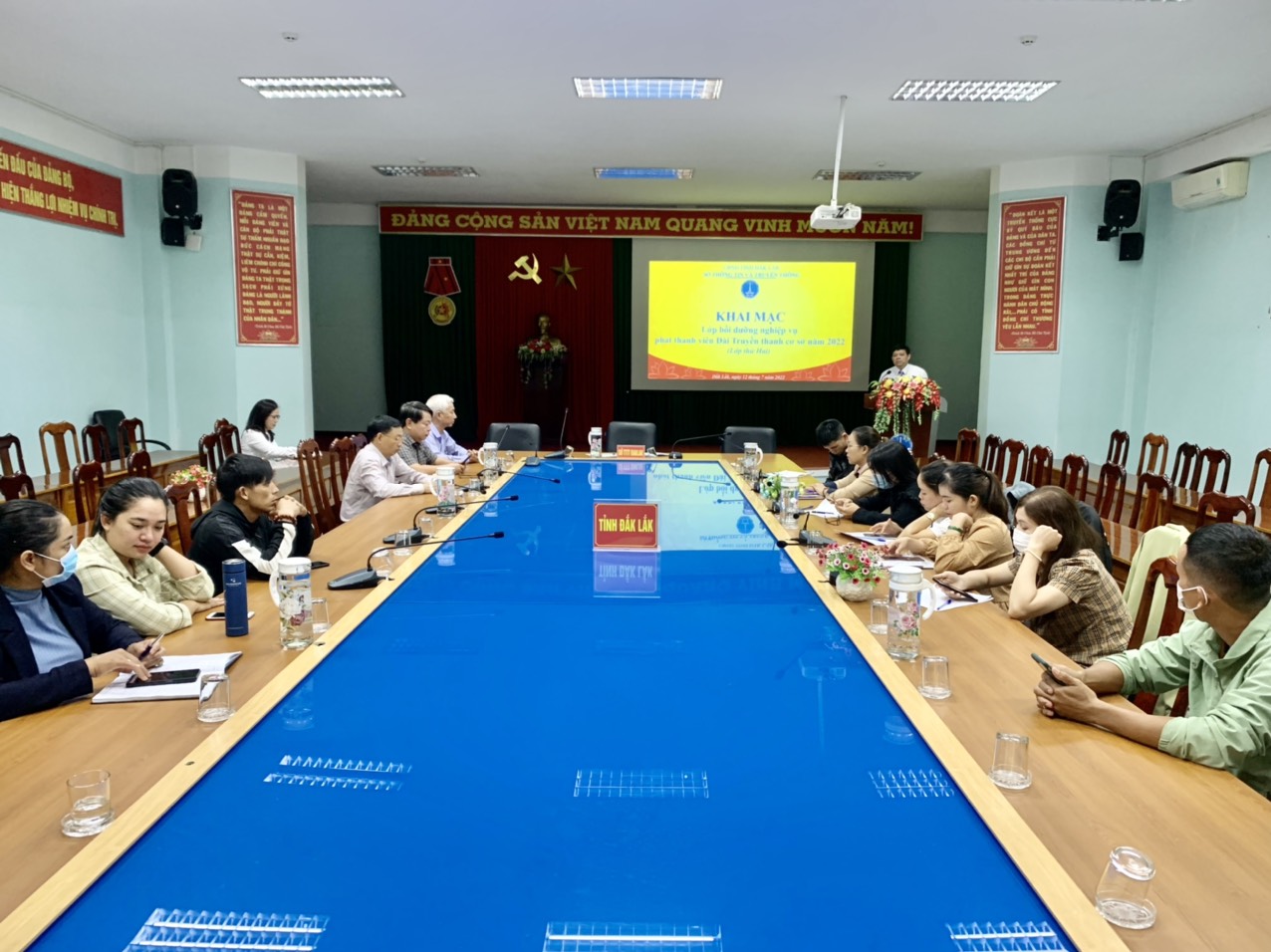 Bồi dưỡng nghiệp vụ phát thanh viên Đài Truyền thanh cơ sở