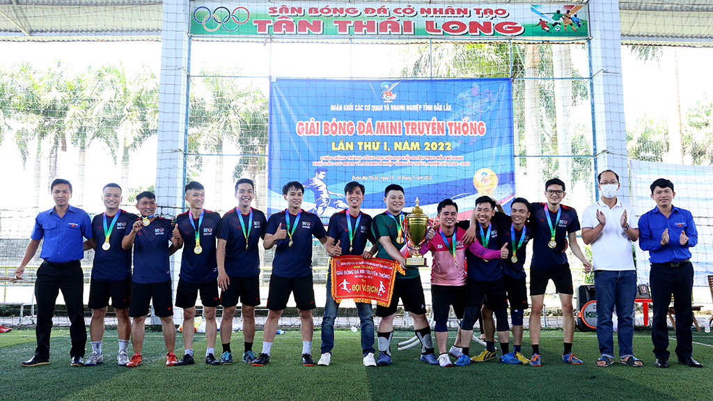 Bế mạc Giải bóng đá mini Đoàn Khối các cơ quan và doanh nghiệp lần thứ I