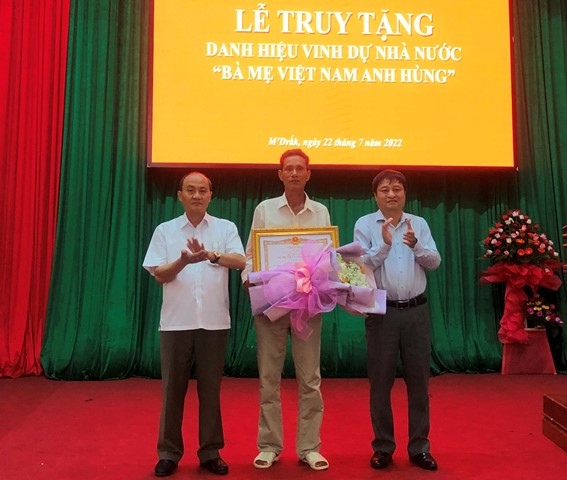 Lễ truy tặng danh hiệu vinh dự Nhà nước “Bà mẹ Việt Nam Anh hùng”