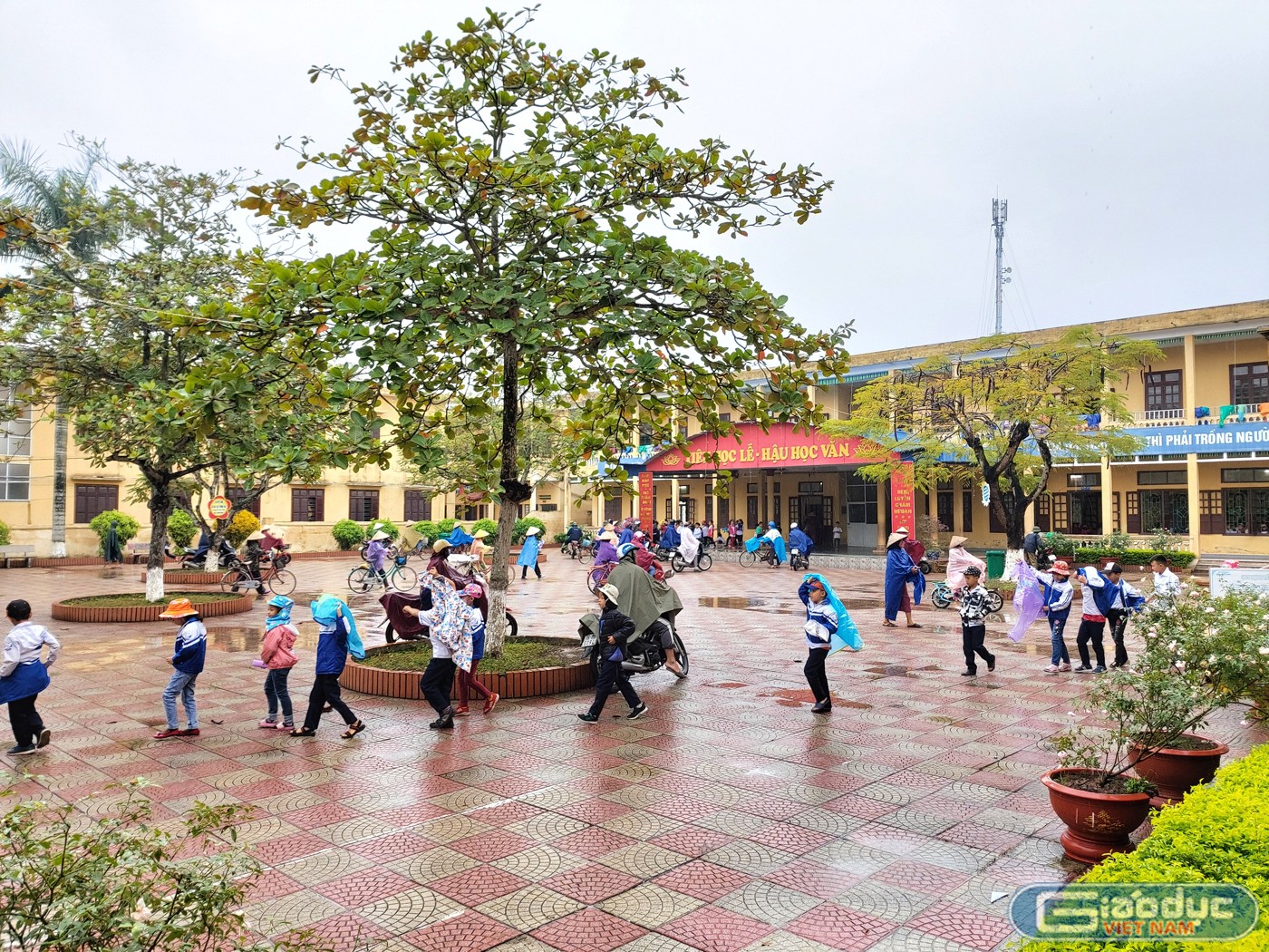 Về việc Công nhận quyền sử dụng đất như Nhà nước giao đất không thu tiền sử dụng đất cho Trường tiểu học Trần Bình Trọng với diện tích 5.308,2 m 2 tại xã Cư Elang, huyện Ea Kar để sử dụng vào mục đích đất cơ sở giáo dục và đào tạo