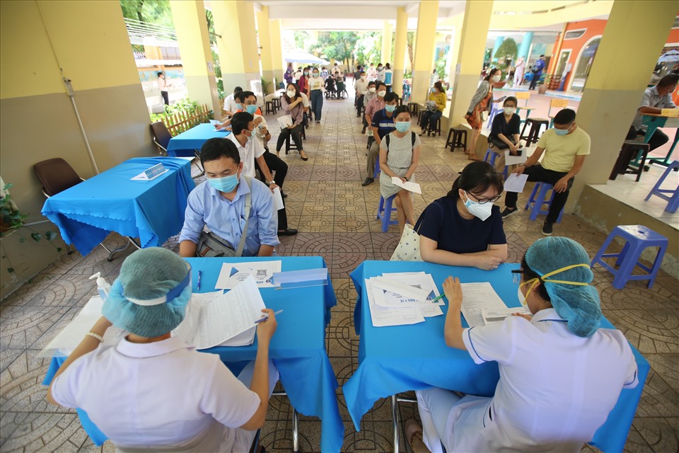 Tăng cường công tác tiêm vắc-xin phòng COVID-19