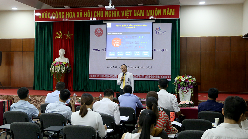 Khai mạc Lớp bồi dưỡng công tác Quy hoạch về phát triển du lịch