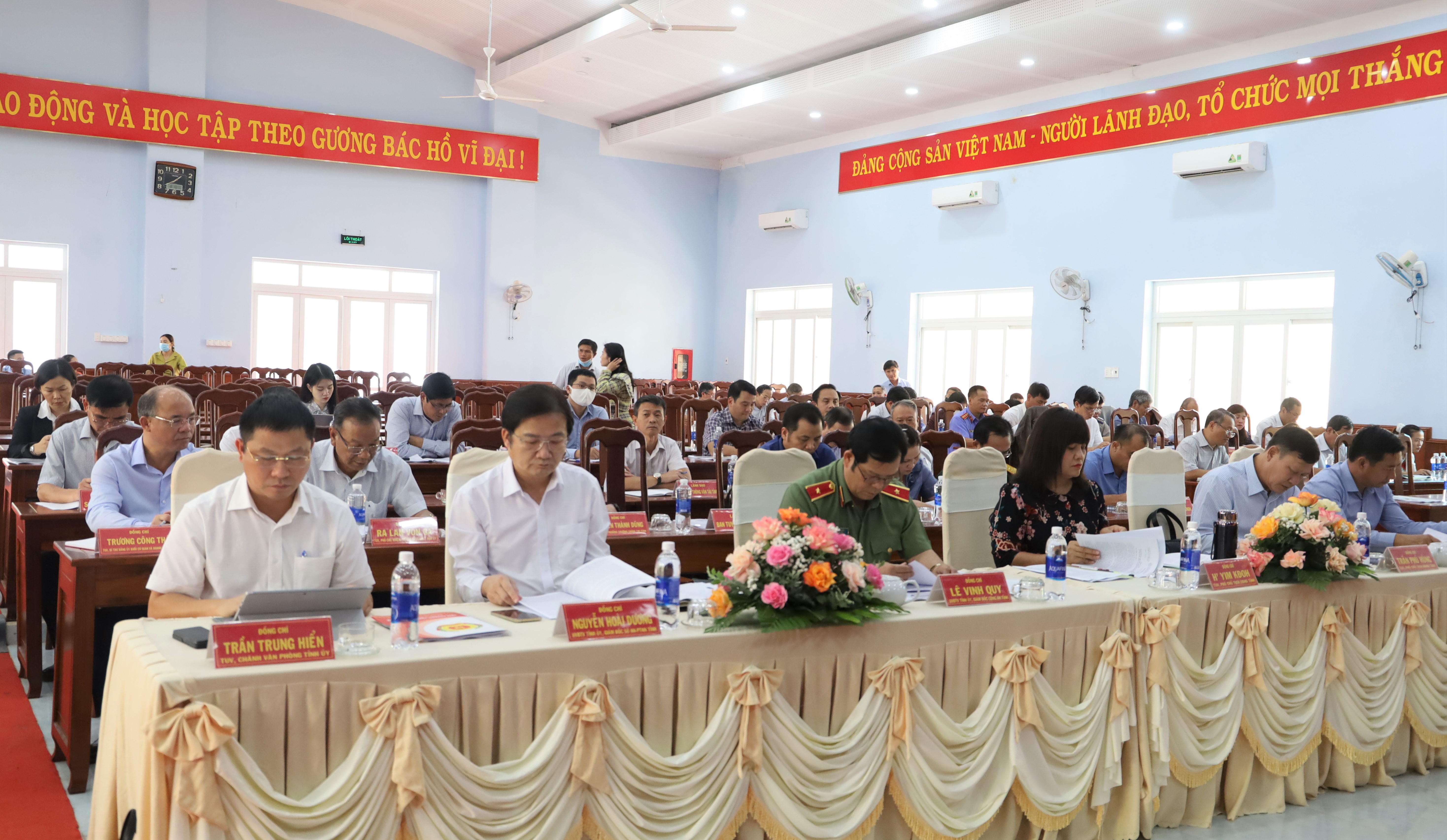 Bí thư Tỉnh ủy Nguyễn Đình Trung làm việc với Huyện ủy Cư M’gar