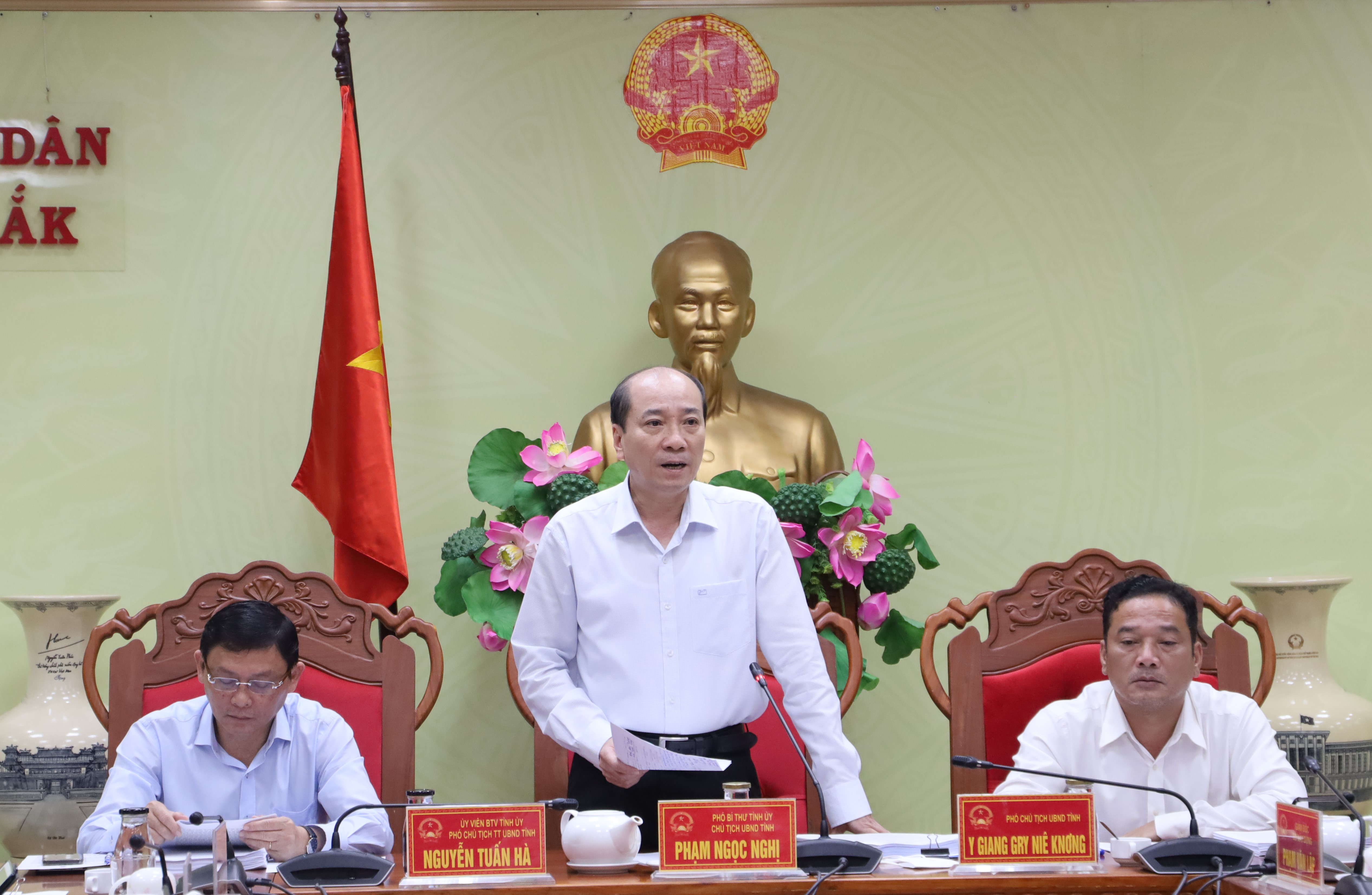 UBND tỉnh họp thông qua các nội dung trình Kỳ họp HĐND tỉnh