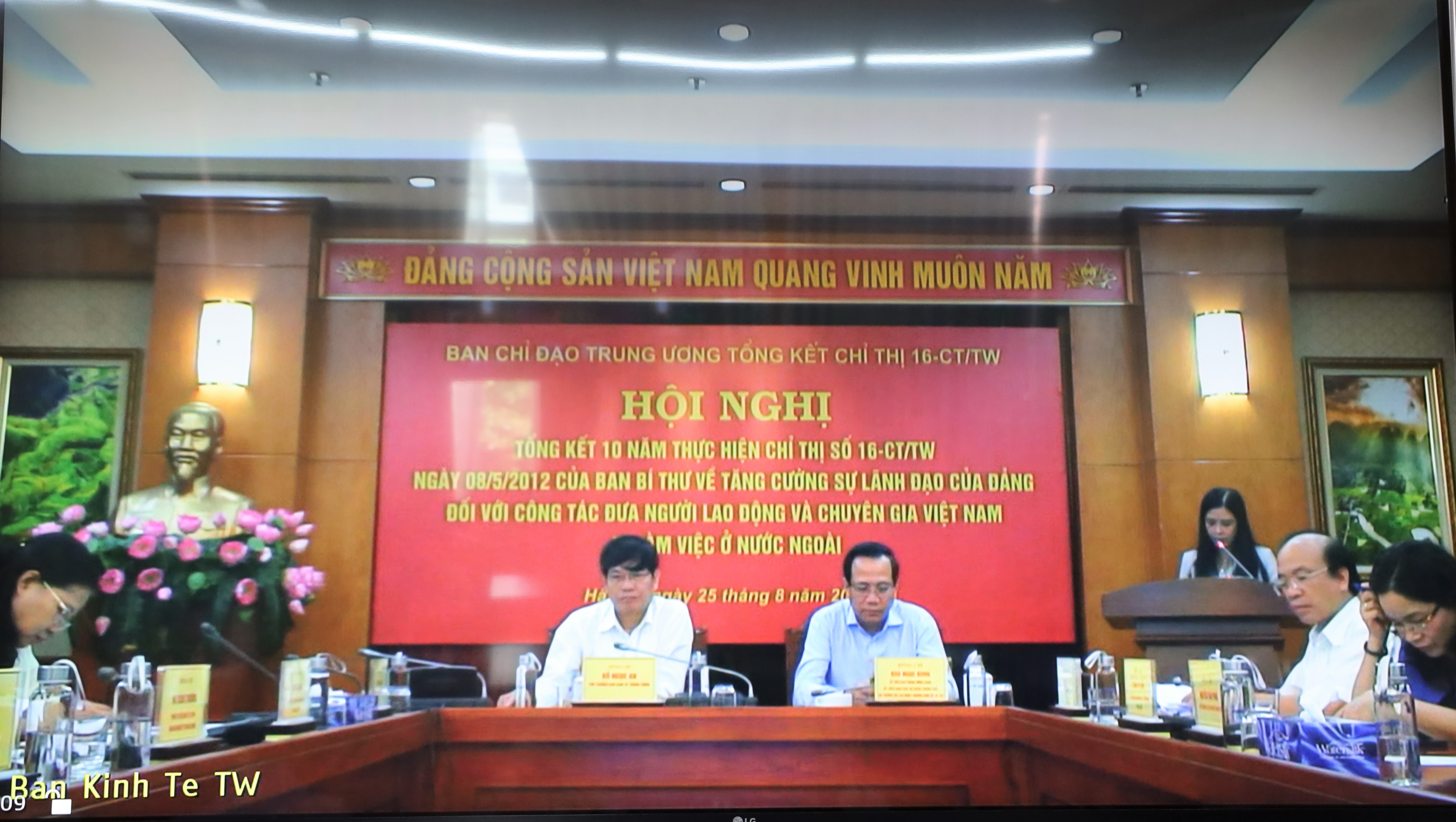 Tăng cường sự lãnh đạo của Đảng đối với công tác đưa người lao động và chuyên gia Việt Nam đi làm việc ở nước ngoài