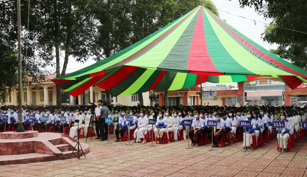 Trường THPT Cư M'gar khai giảng năm học mới 2022 - 2023