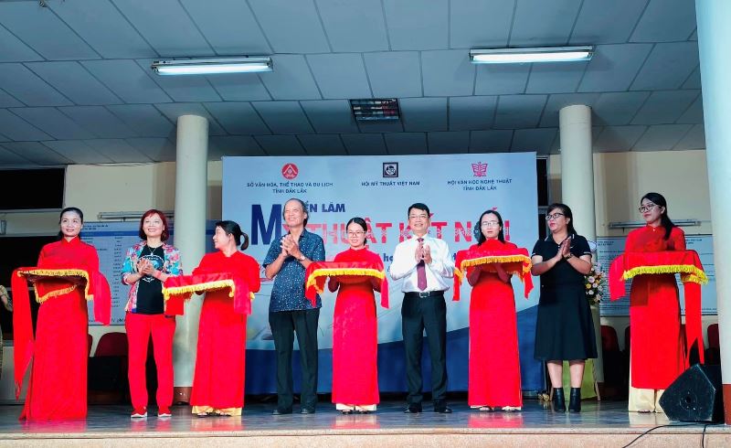 Triển lãm mỹ thuật kết nối –“Caravan - Hội họa xuyên Việt”