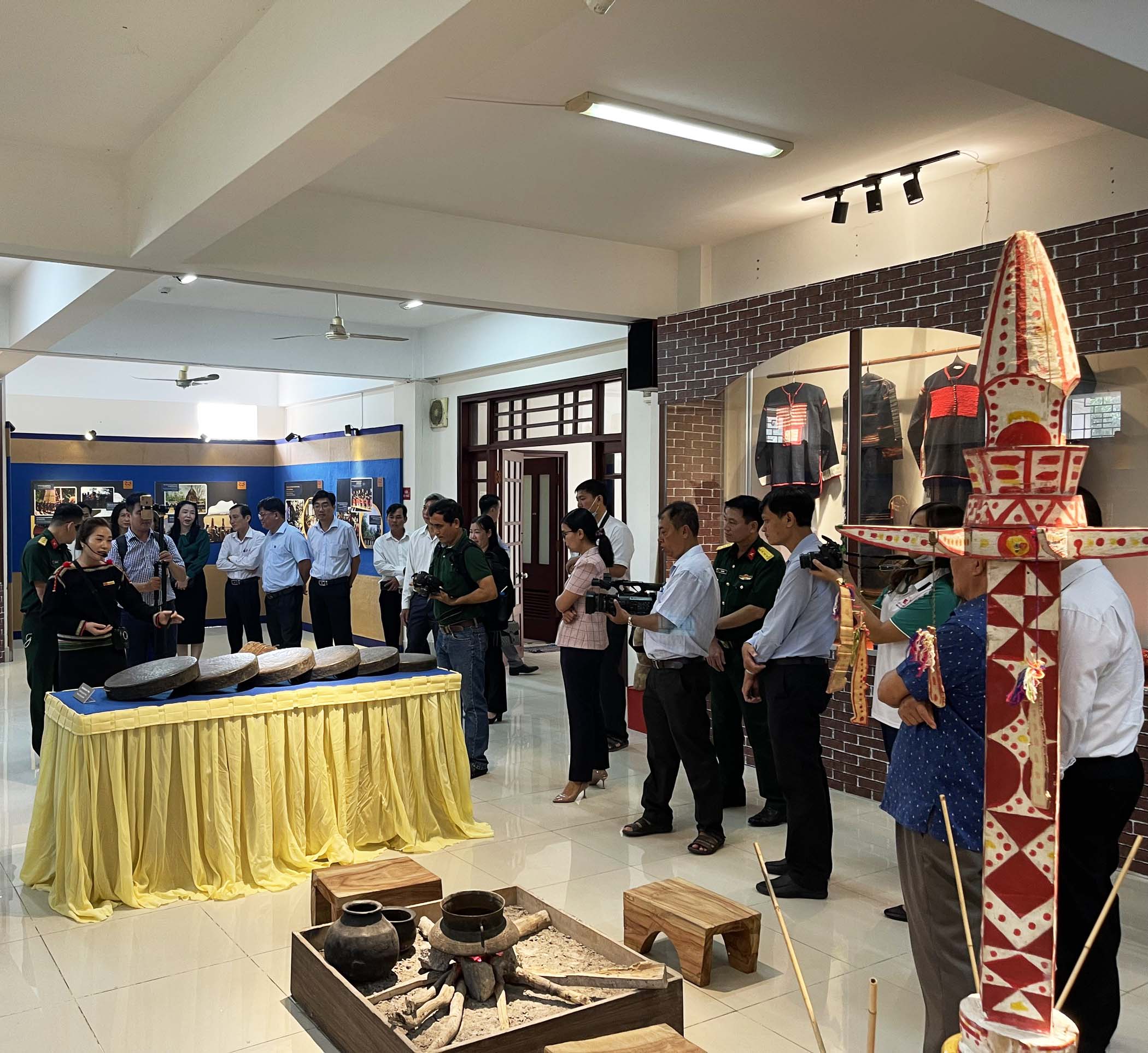 Bảo tàng tỉnh Đắk Lắk giới thiệu  “Văn hoá cồng chiêng Tây Nguyên – Xưa và nay” tại An Giang