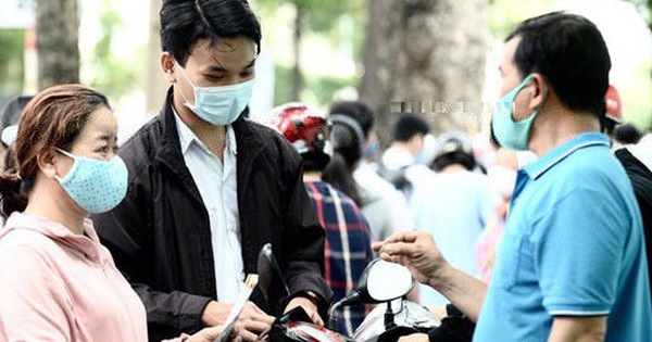 Sử dụng khẩu trang phòng, chống dịch COVID-19 tại nơi công cộng