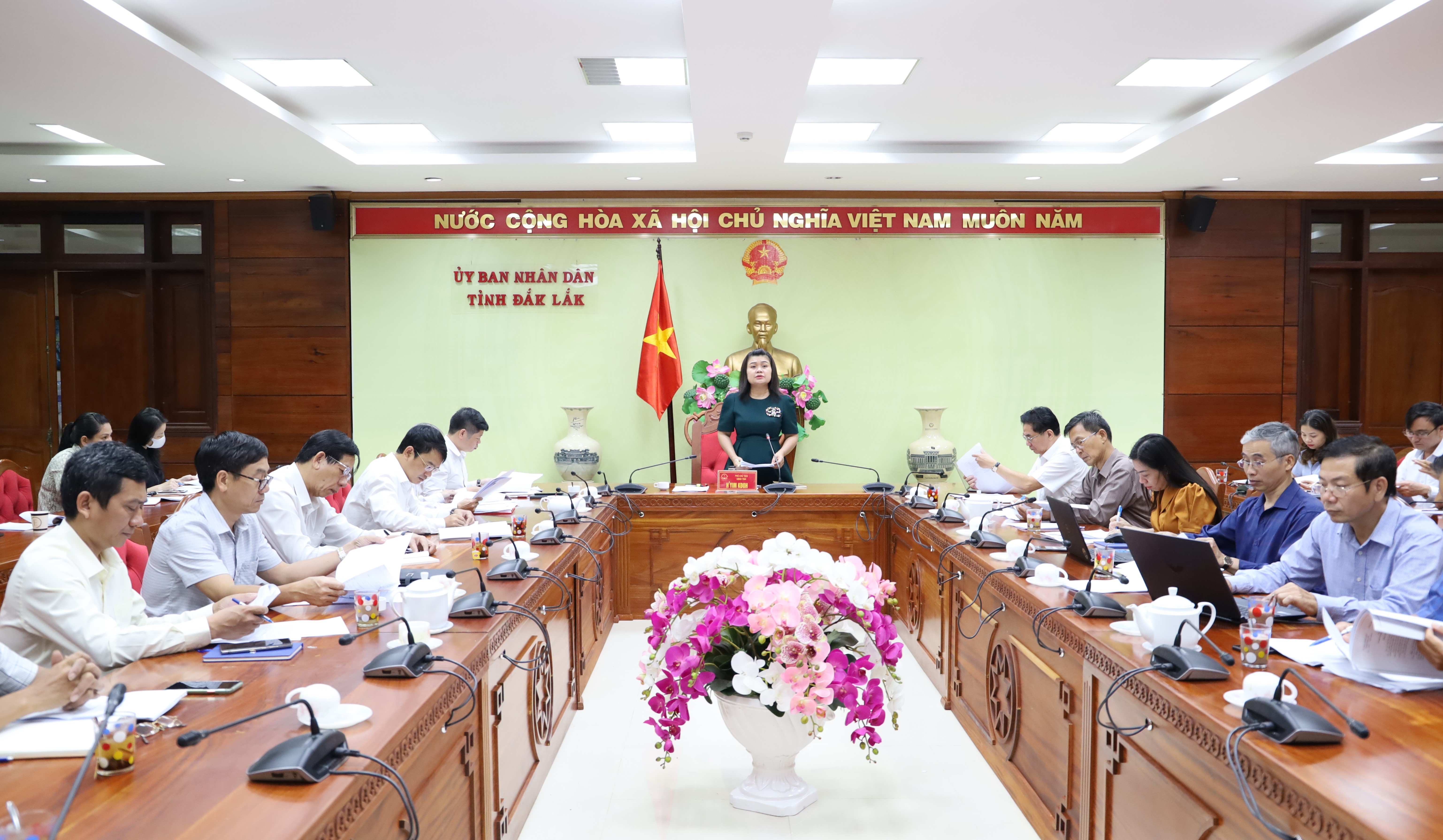 The meeting of the Sub-committee on Communication of the 8th Buon Ma Thuot Coffee Festival 2023