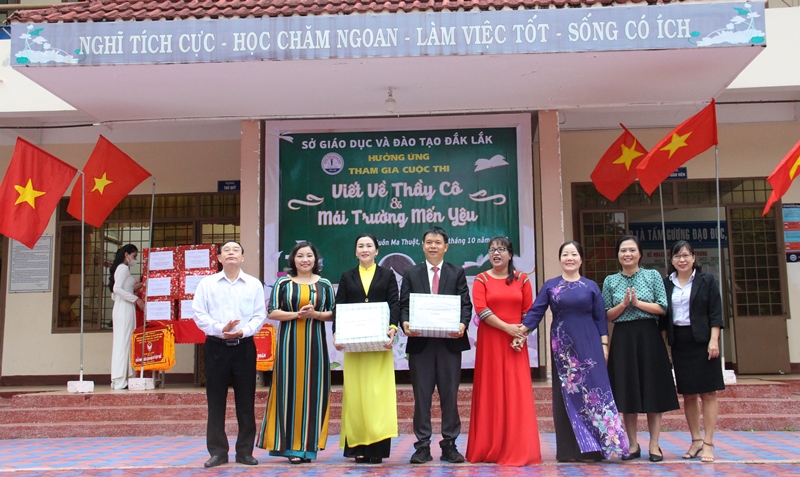 Phát động Cuộc thi “Viết về thầy cô và mái trường mến yêu”