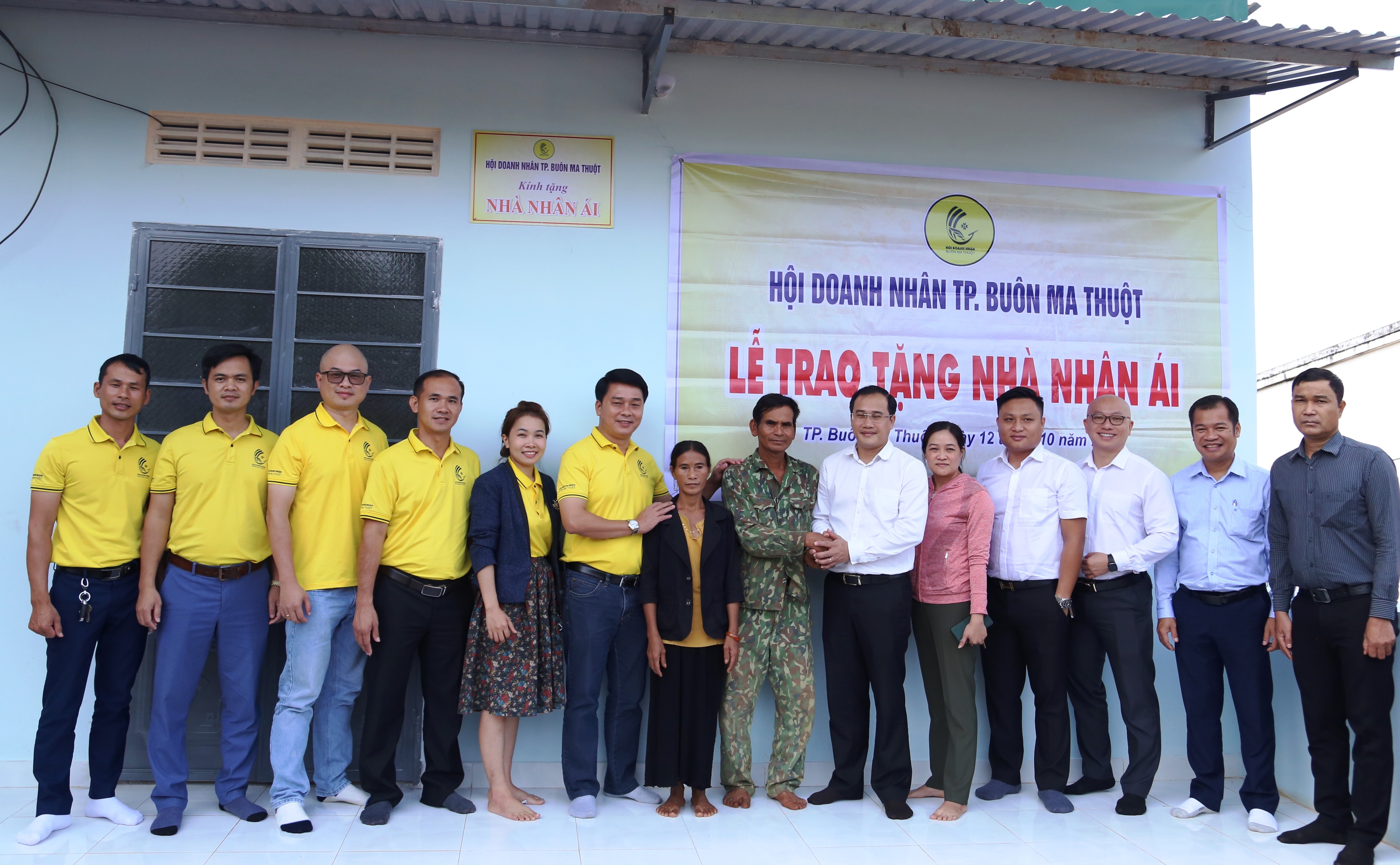 Bàn giao Nhà nhân ái cho gia đình có hoàn cảnh khó khăn trên địa bàn TP. Buôn Ma Thuột