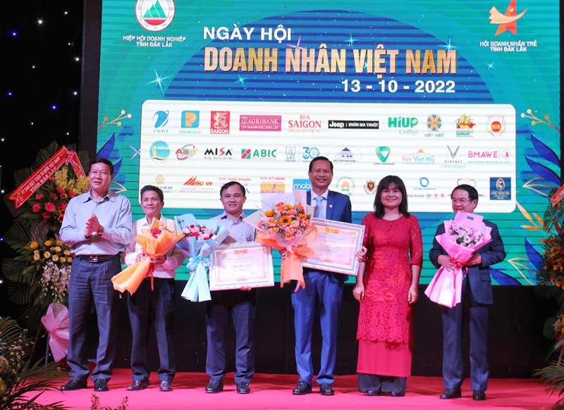Đắk Lắk gặp mặt chào mừng Ngày Doanh nhân Việt Nam 13-10