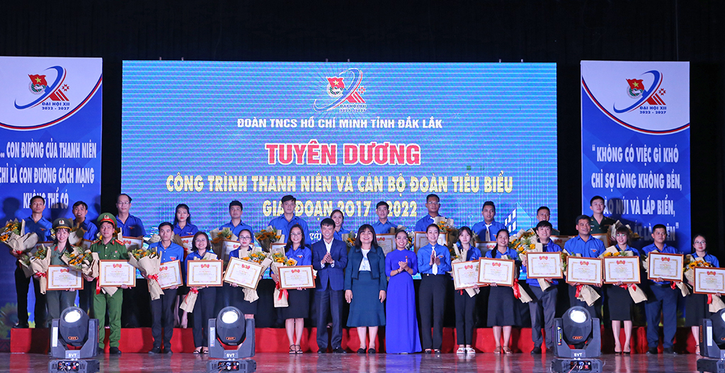 Tuyên dương 25 công trình thanh niên tiêu biểu và 34 cán bộ Đoàn xuất sắc tiêu biểu