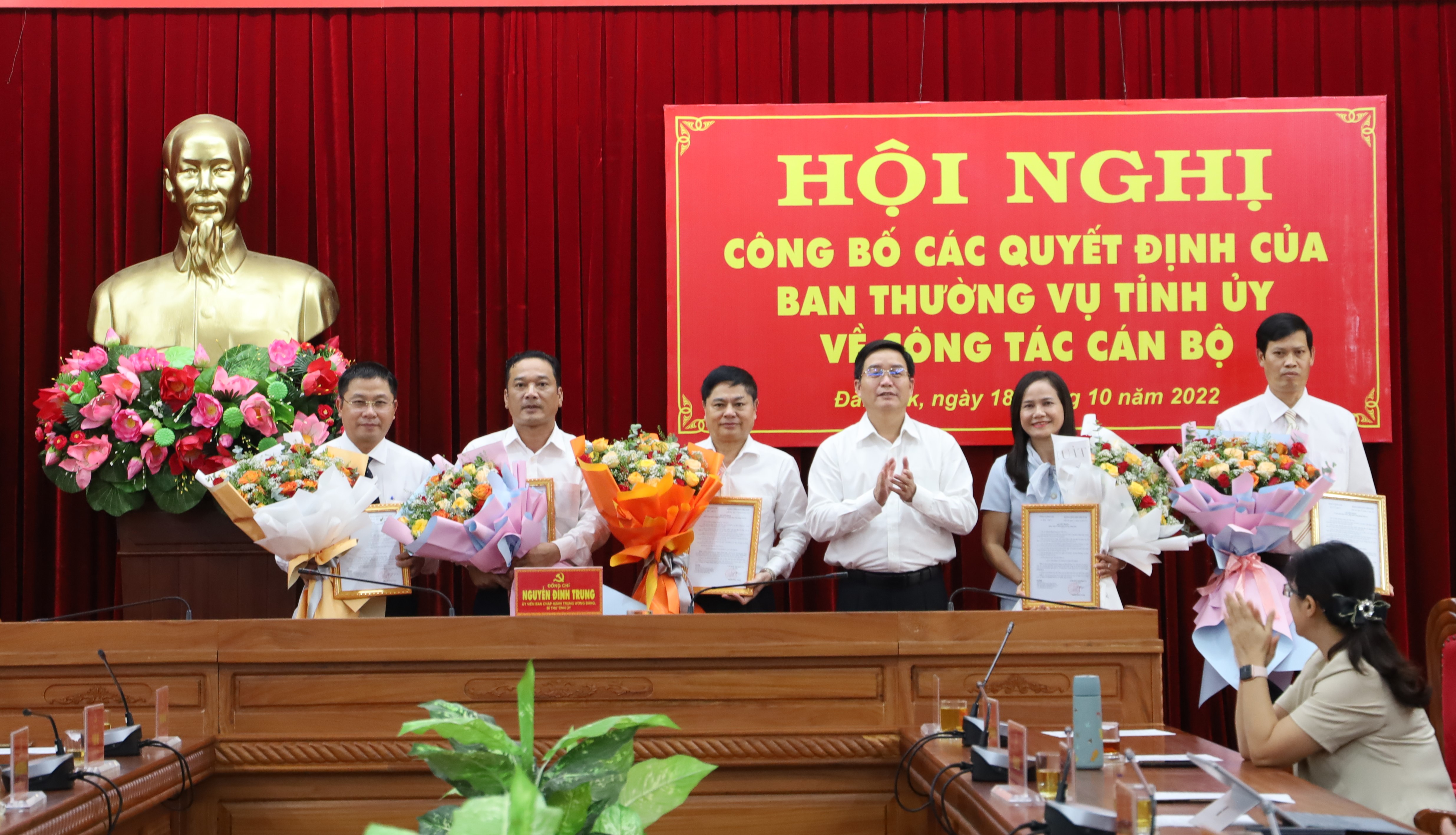 Công bố các quyết định của Ban Thường vụ Tỉnh uỷ về công tác cán bộ