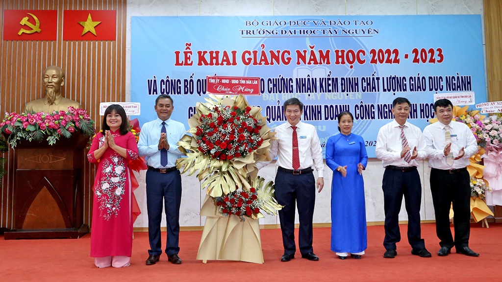 Trường Đại học Tây Nguyên khai giảng năm học 2022 – 2023