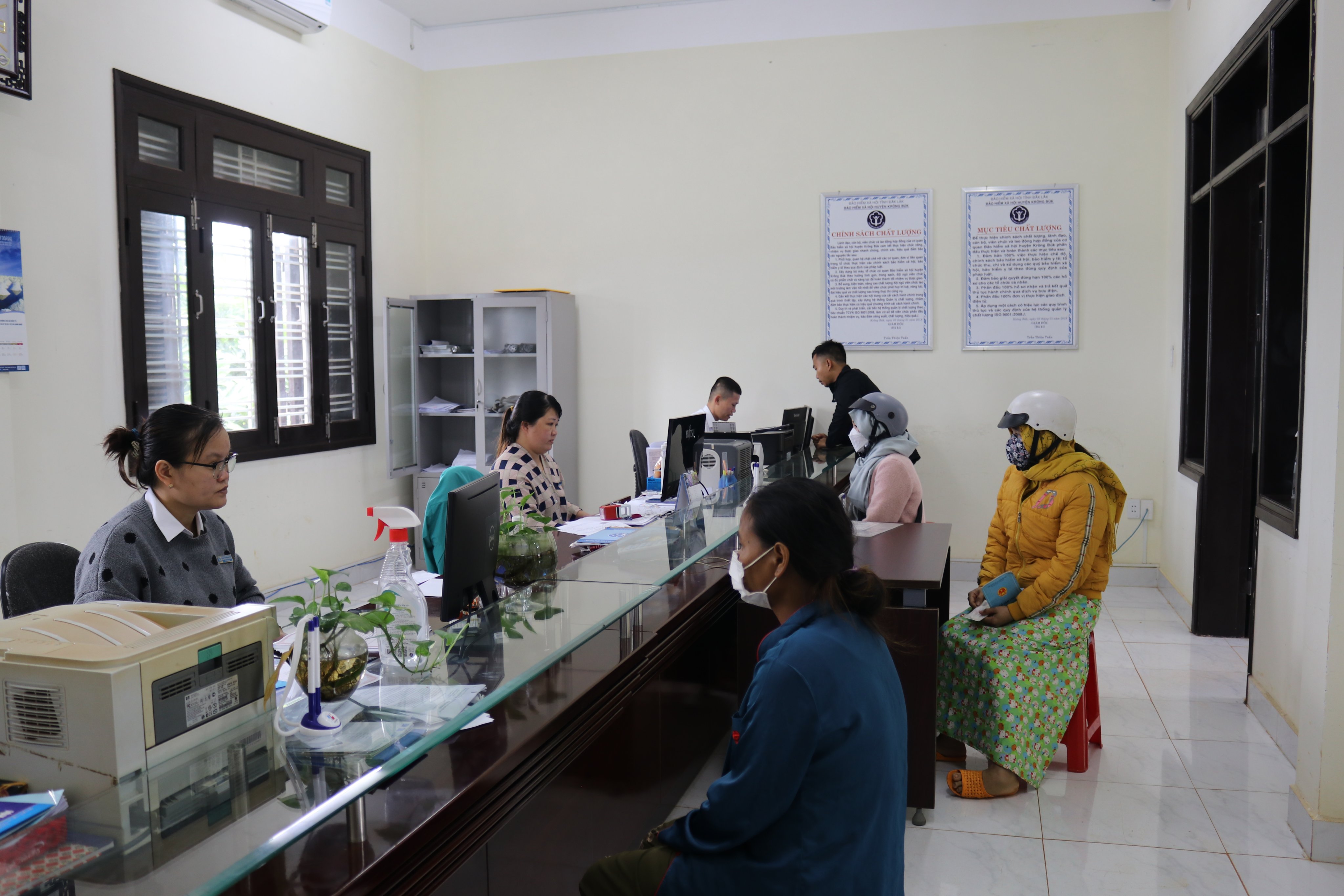 Không nộp tiền bảo hiểm qua hệ thống Agribank vào các ngày chủ nhật, ngày lễ