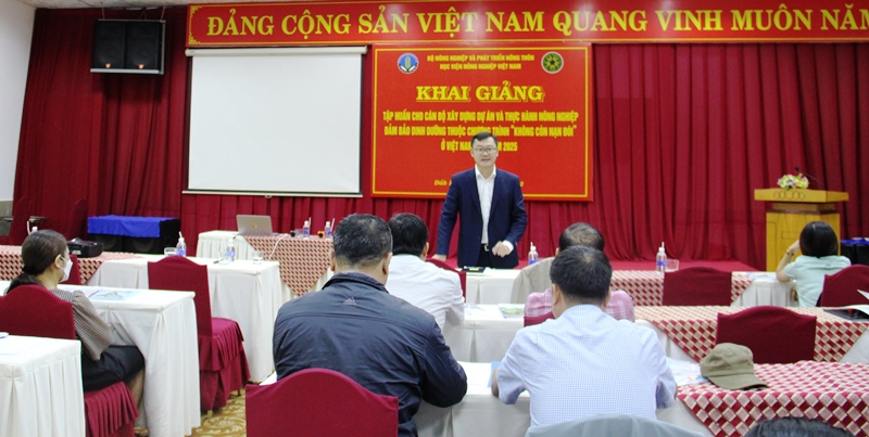 Tập huấn cho cán bộ xây dựng dự án và thực hành nông nghiệp đảm bảo dinh dưỡng năm 2022