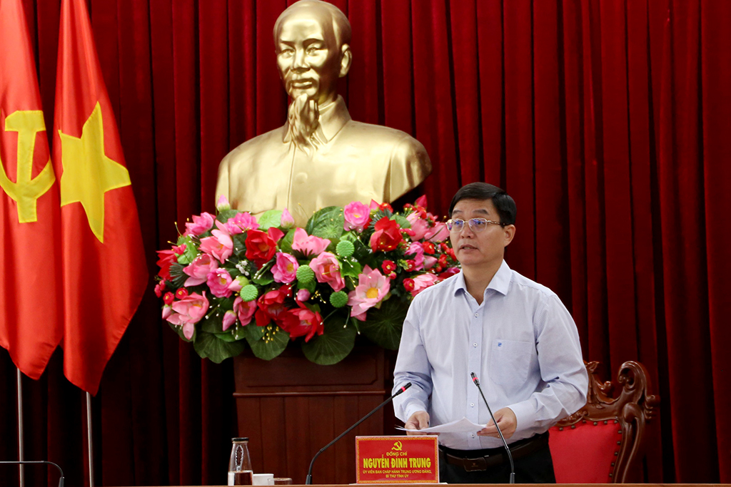 Hội nghị Ban Thường vụ Tỉnh ủy định kỳ tháng 10 (lần thứ 52)