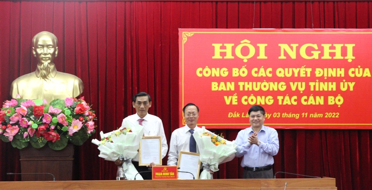 Công bố các quyết định của Ban Thường vụ Tỉnh ủy về công tác cán bộ