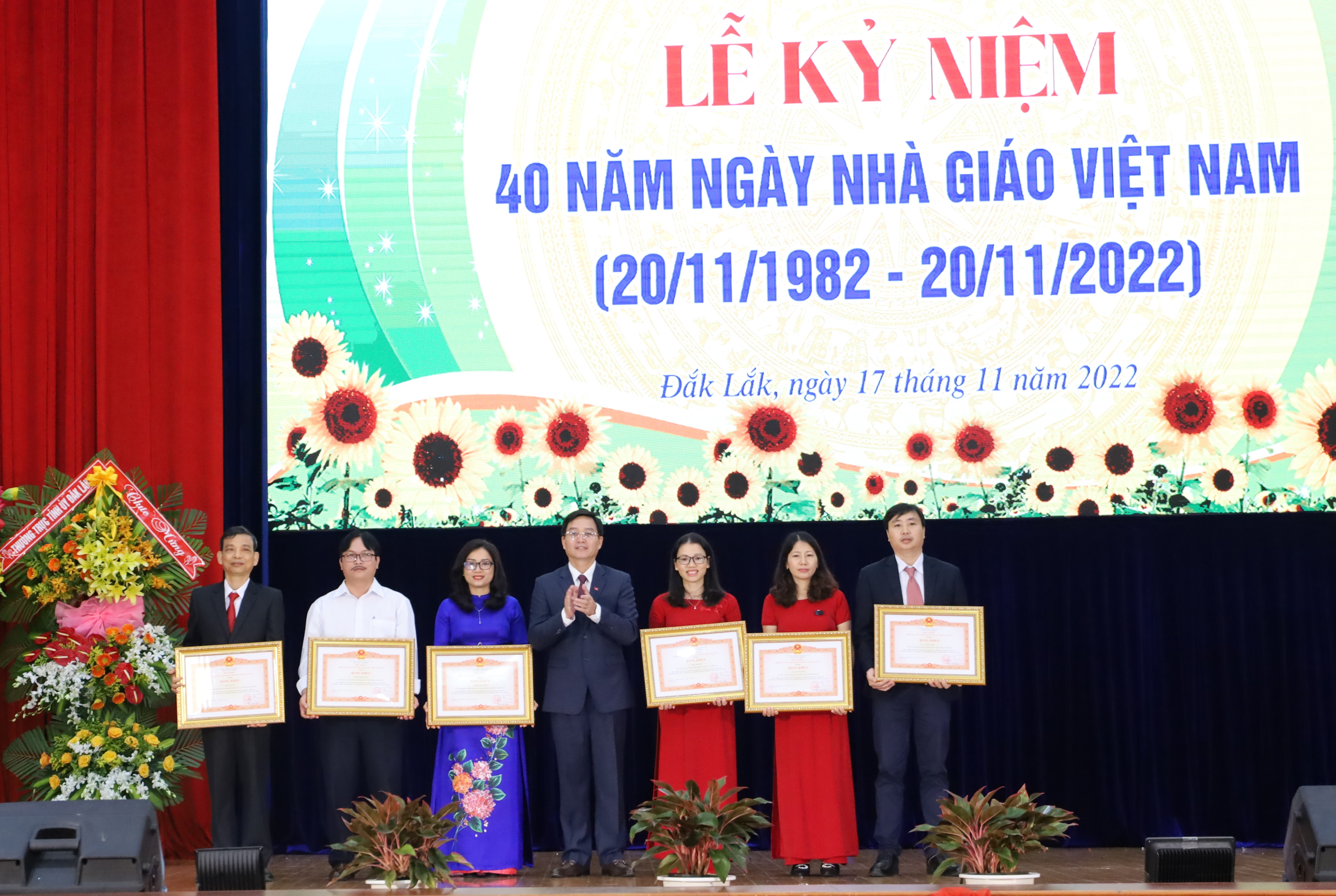Kỷ niệm 40 năm Ngày Nhà giáo Việt Nam (20/11/1982-20/11/2022)